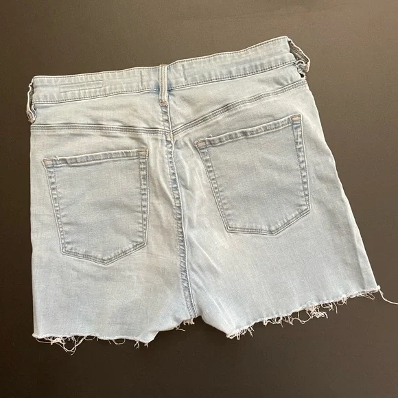 PacSun light blue Jean shorts with a pink Shein T-shirt bundle set - Picture 5 of 8